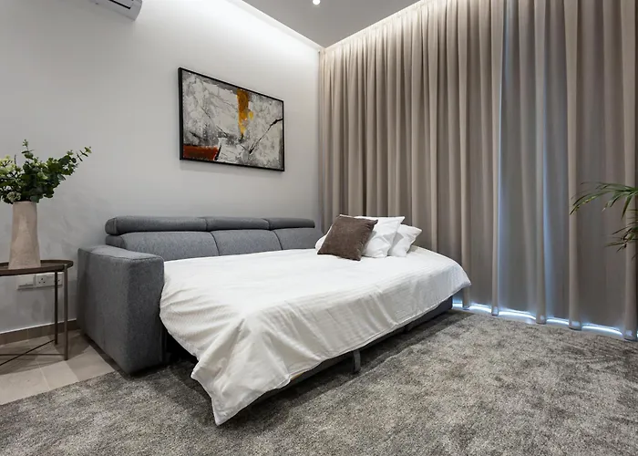 Chrystal Residences *