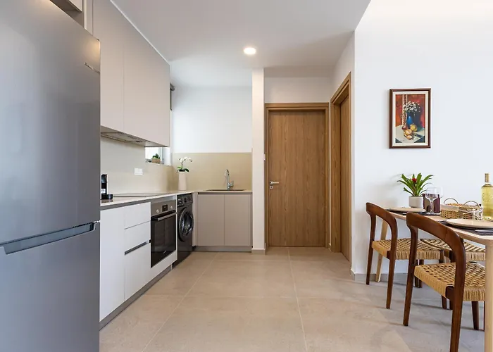 Chrystal Residences *