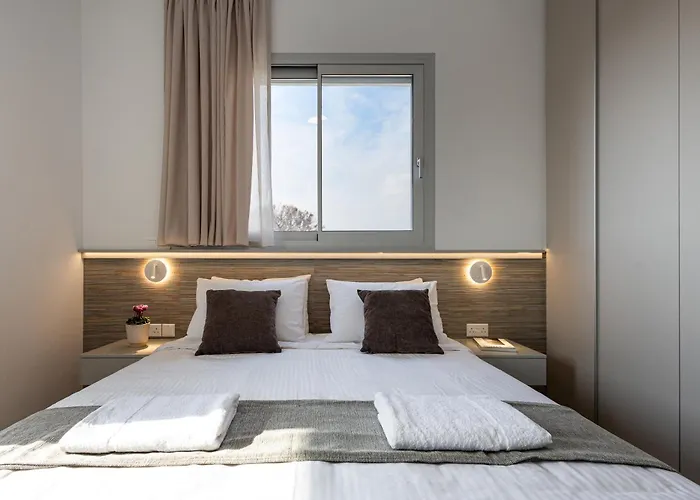 Chrystal Residences *